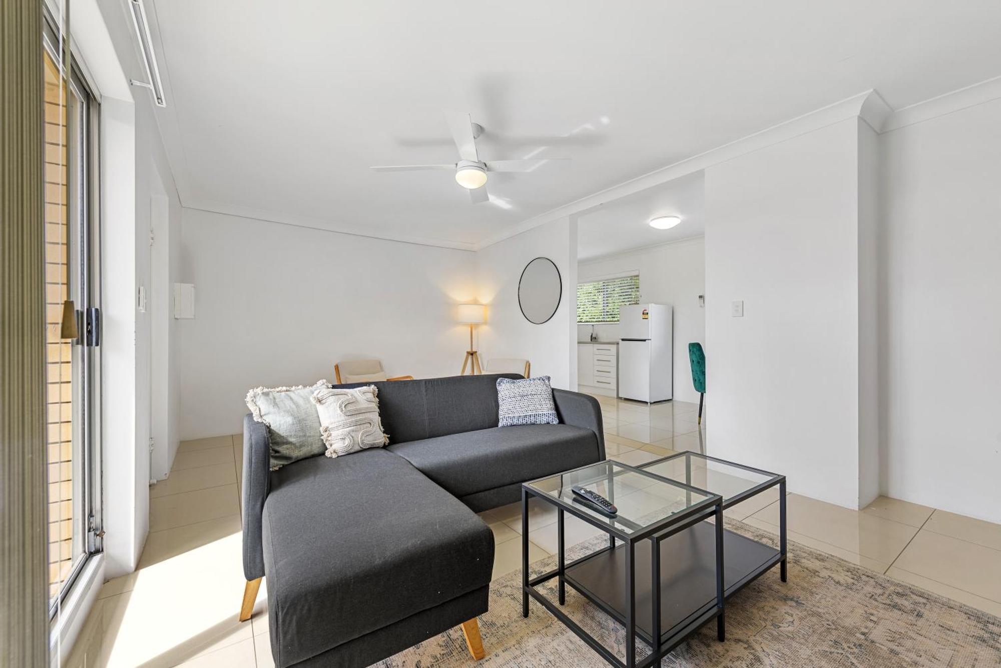 Spacious 2brm Close To Gabba With Parking & Wifi Apartment