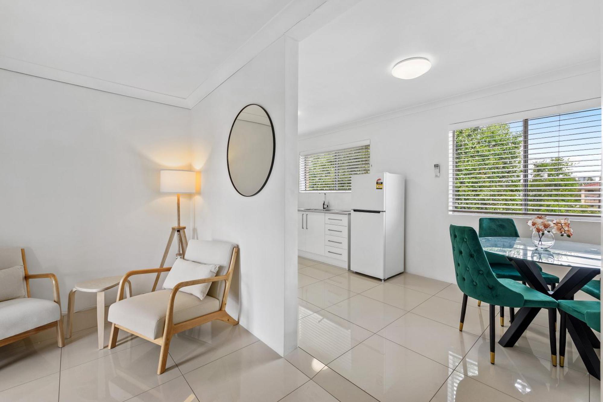Spacious 2brm Close To Gabba With Parking & Wifi * Brisbane