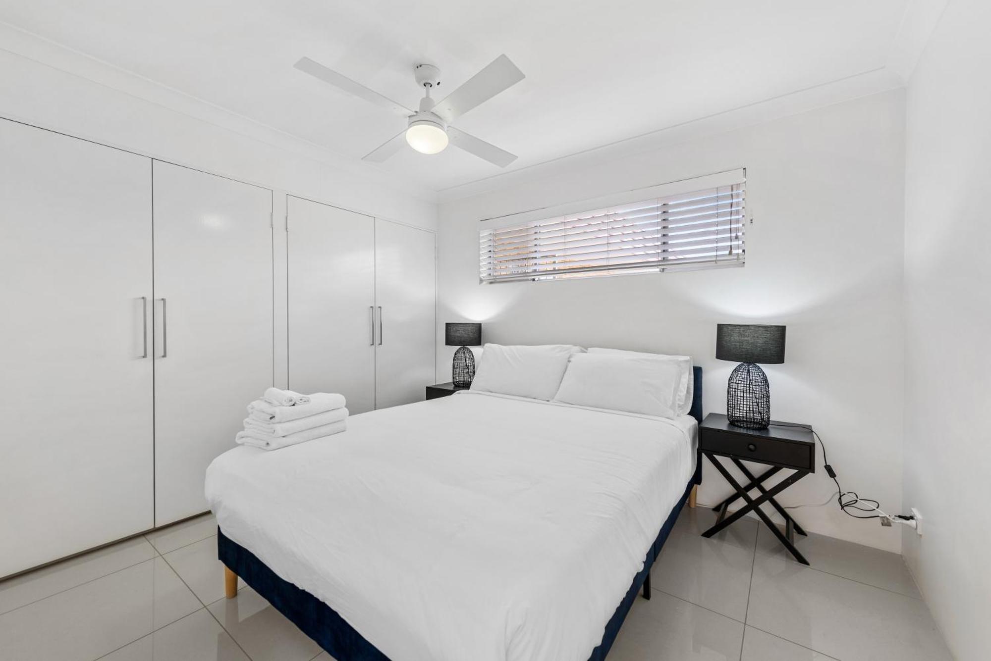 Spacious 2brm Close To Gabba With Parking & Wifi Apartment Brisbane