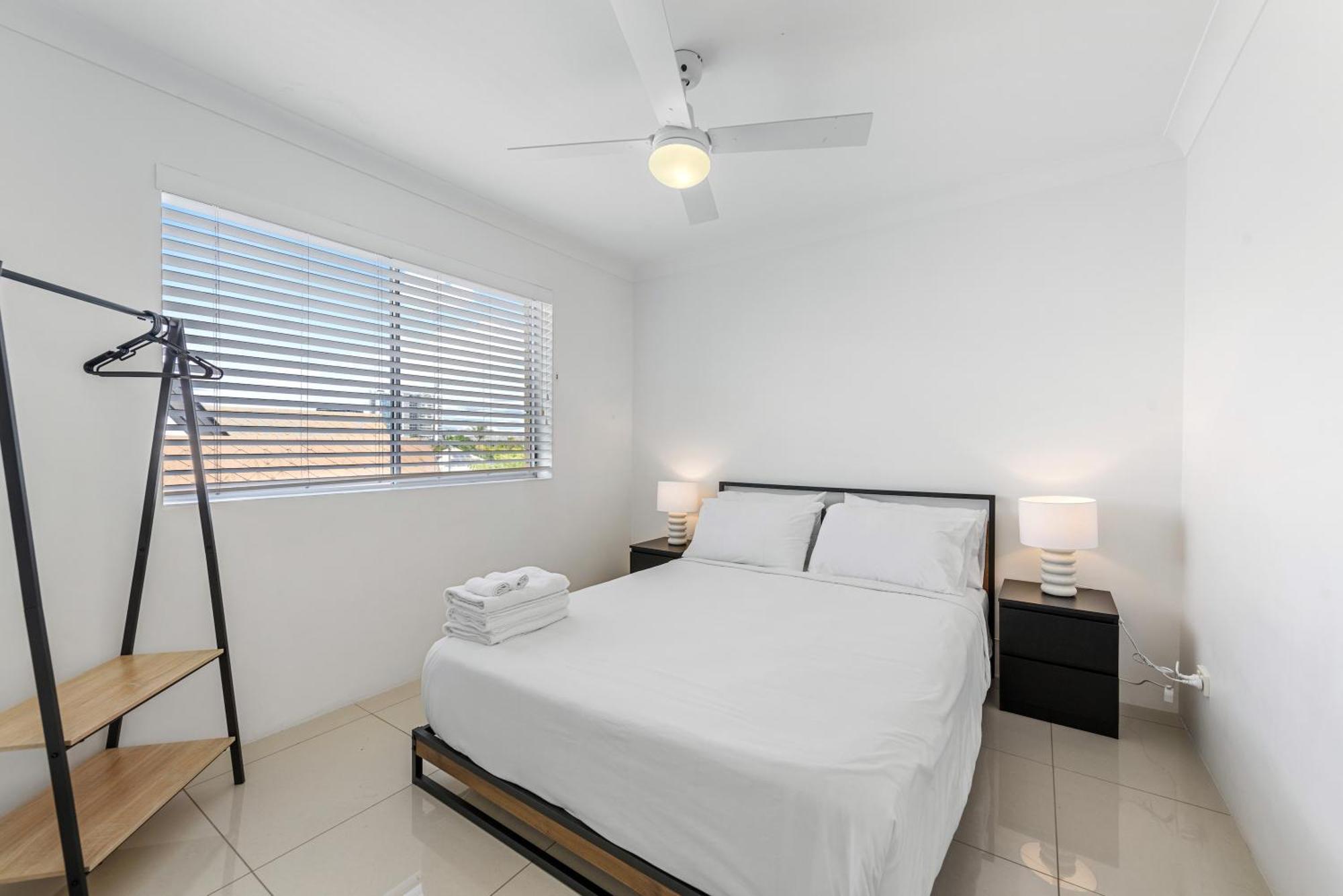 Spacious 2brm Close To Gabba With Parking & Wifi